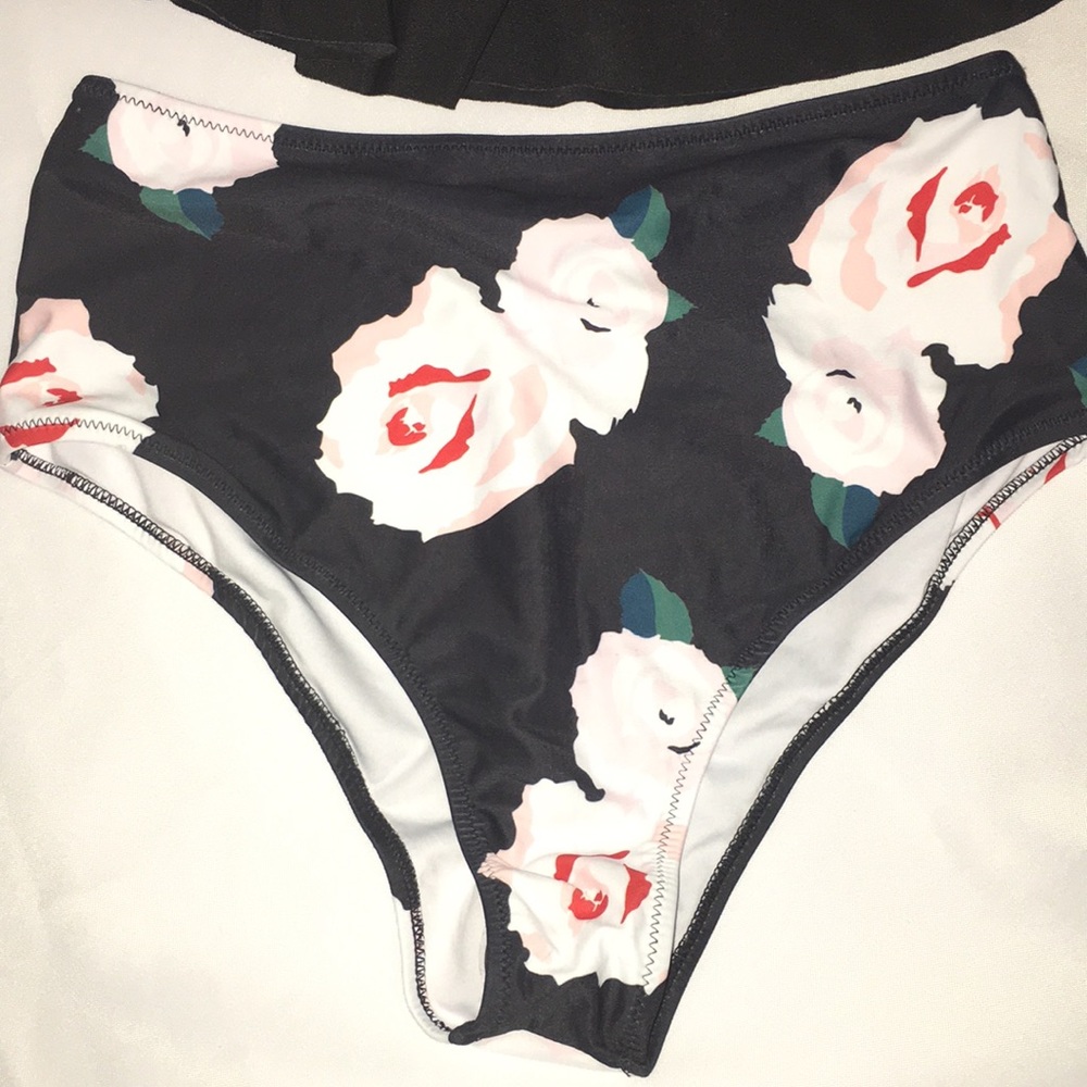 Bathing suit 2pc - Picture 2 of 3